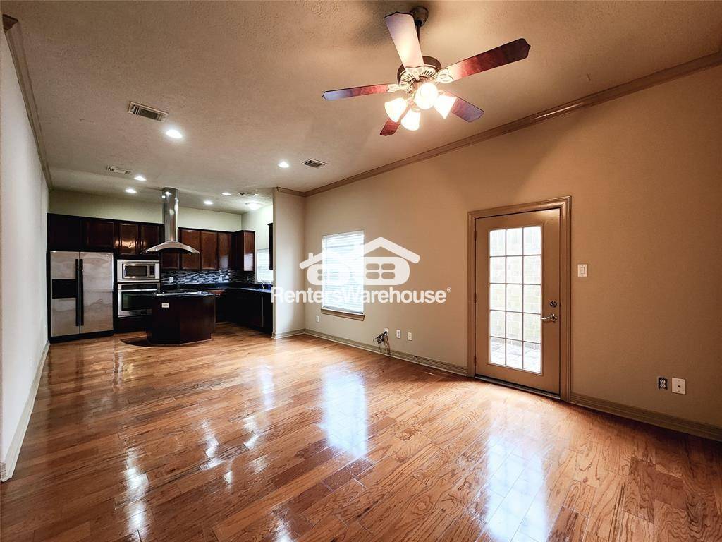 Building Photo - 910 McKinney Park Ln