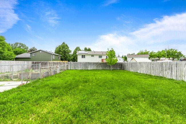 Building Photo - 781 S 300 W