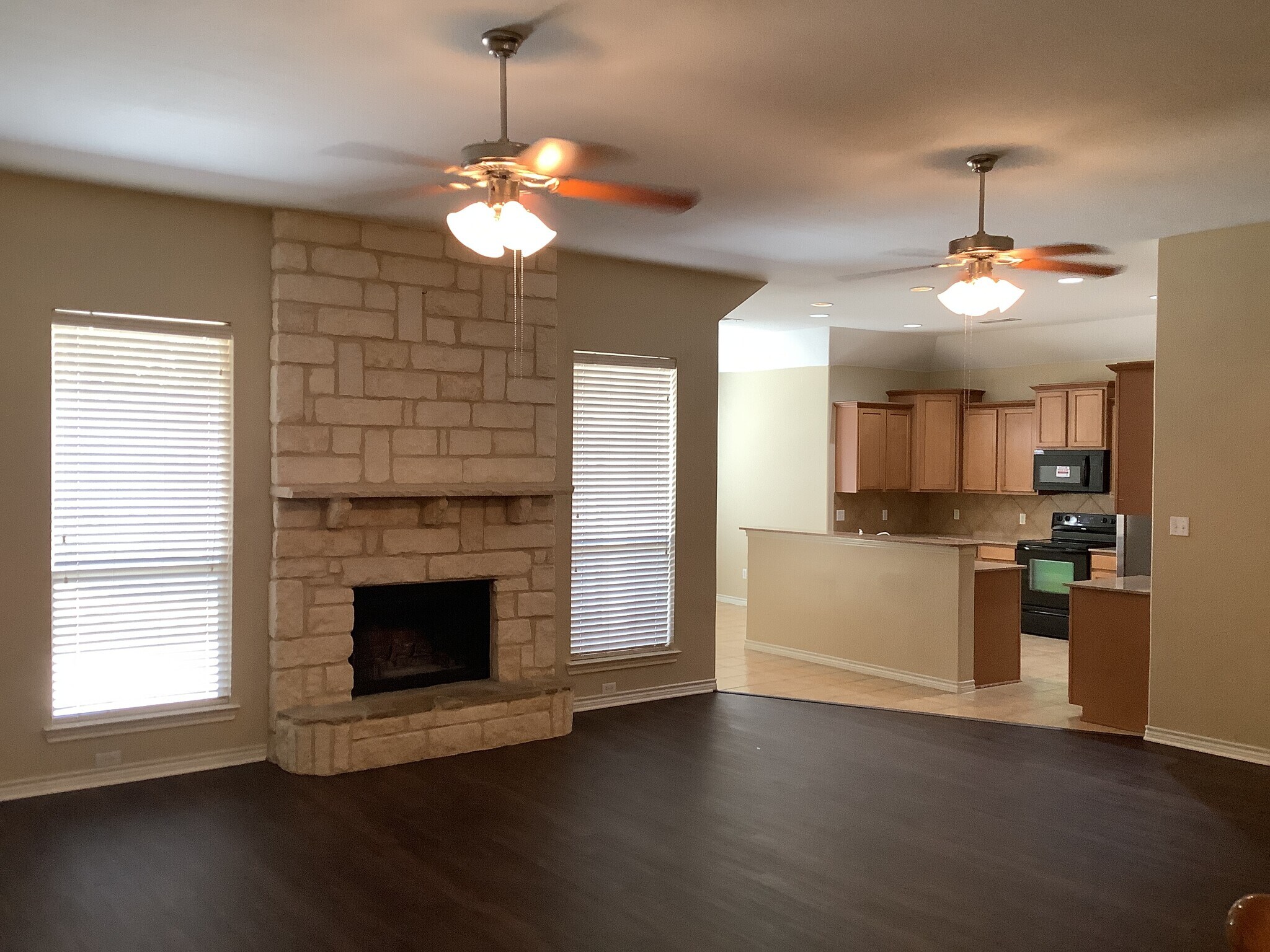 Building Photo - 1506 Melanie Trl