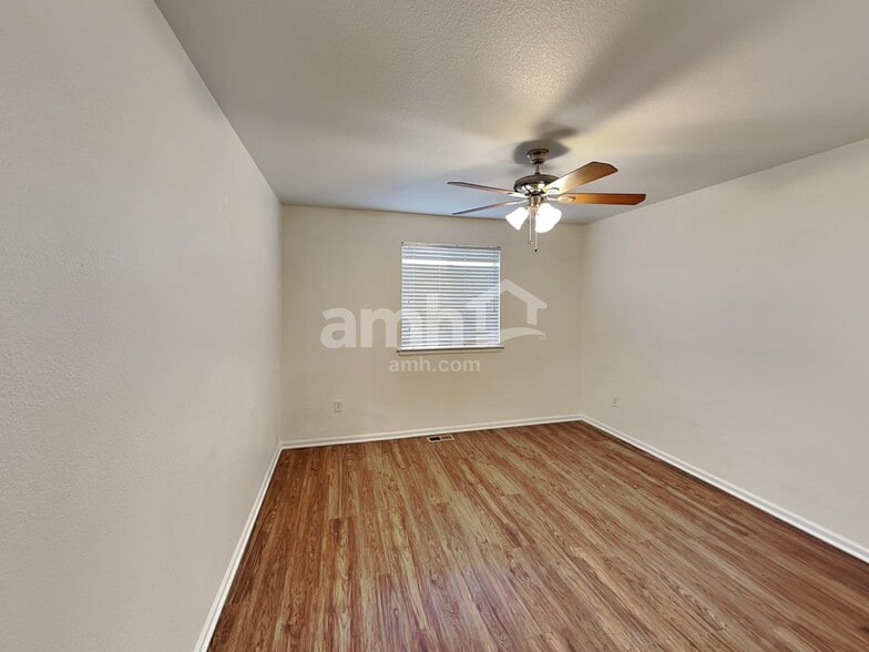 Building Photo - 5479 S Shawnee Way