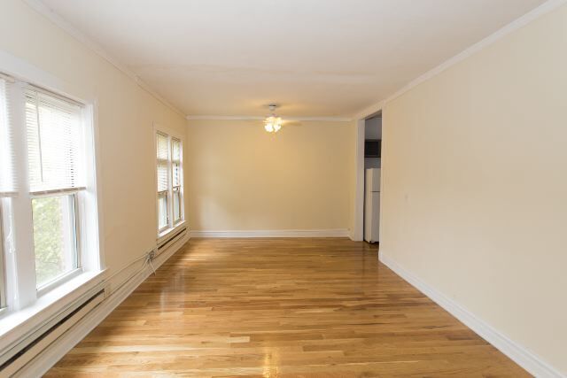 Building Photo - 629 W Barry Ave