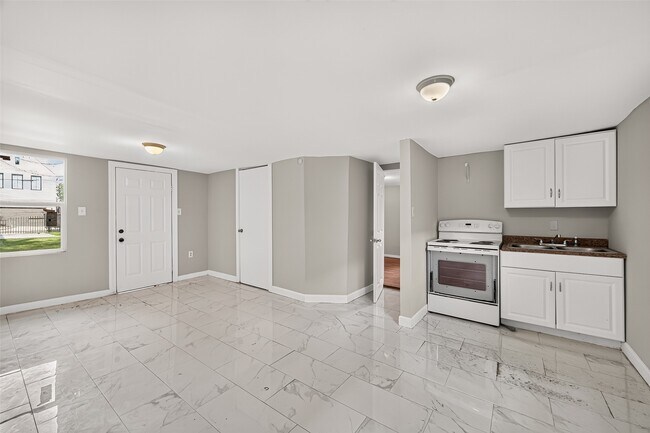 Building Photo - 1507 Laird St