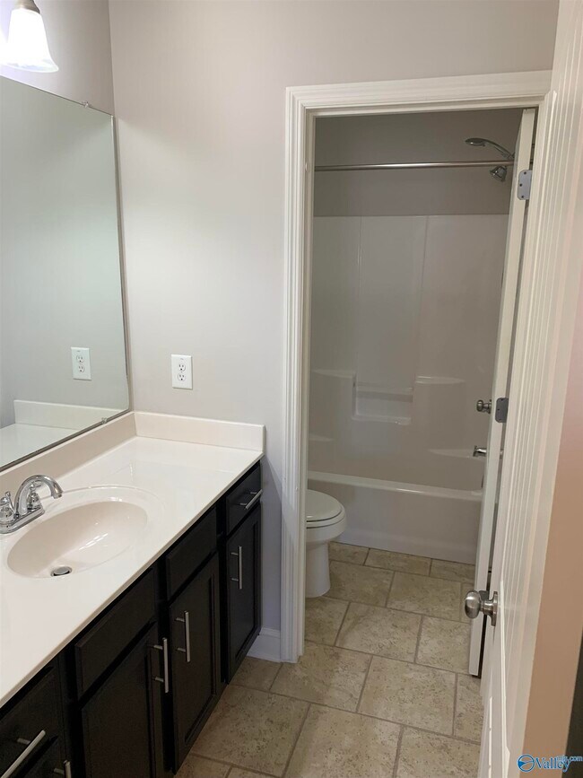 Building Photo - 517 Balsam Terrace Way