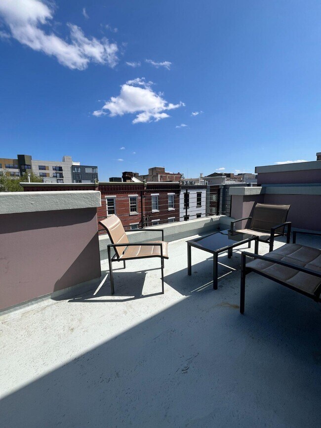 Building Photo - 926 N 15th St