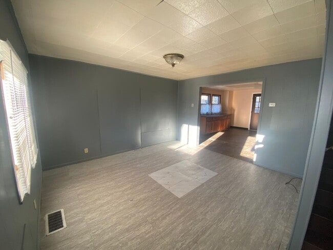 Building Photo - 1632 4th Ave
