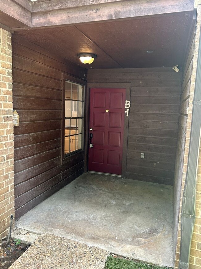 Building Photo - 7414 Fair Oaks Ave
