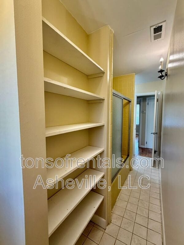 Building Photo - 161 Dogwood Dr