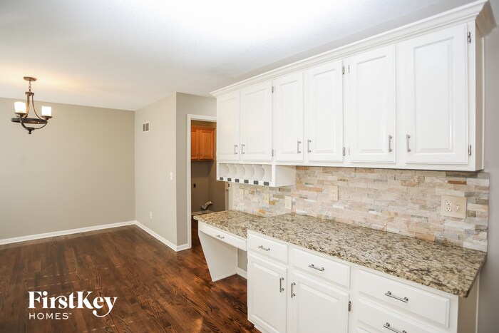 Building Photo - 1500 River Run Dr