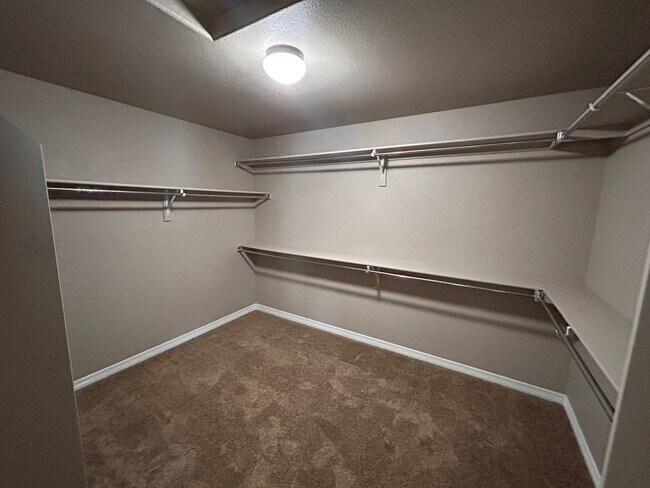 Building Photo - 3 Bed 3 bath house in The Glen At Widefield!