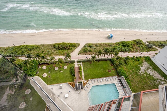 Primary Photo - 6767 Collins Ave