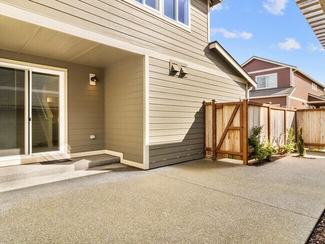 Building Photo - Modern Comfort & Style with A/C in Tumwate...