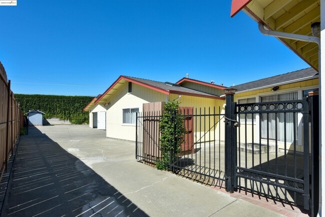Building Photo - 36311 San Pedro Dr