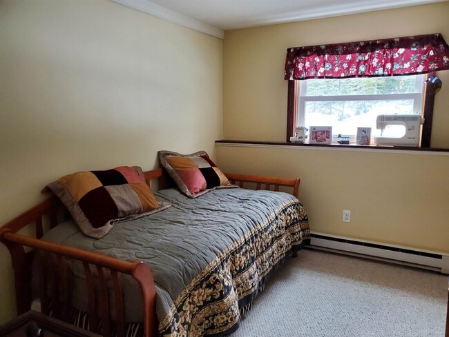 Building Photo - Enfield - 3 Bed, 2 Bath fully furnished home with a loft - $3000