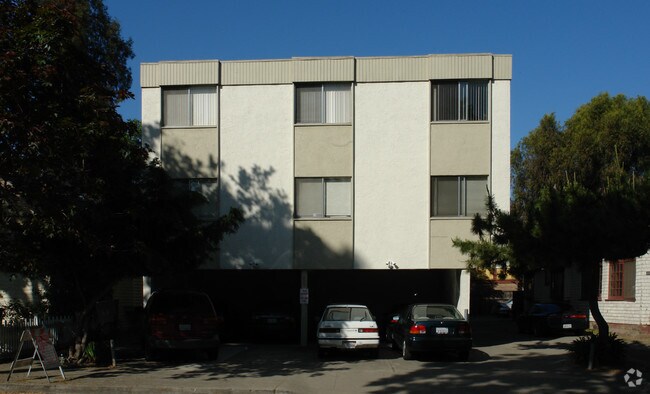 Building Photo - 215 S 12th St