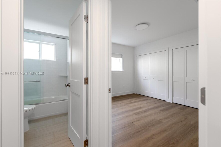 Building Photo - 3160 S Le Jeune Rd