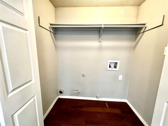 Building Photo - 7155 Penshire Dr