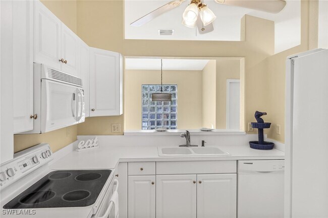 Building Photo - 26705 Little John Ct