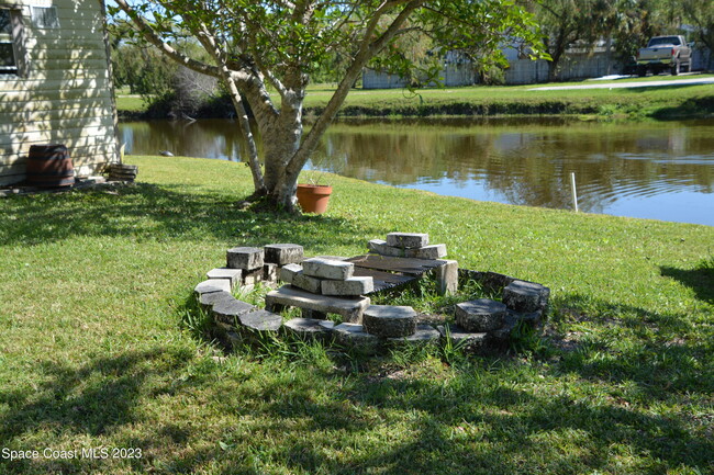 Building Photo - 1045 Pine Island Rd