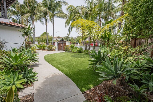 Building Photo - Resort-Style Encinitas Estate with Pool UNFURNISHED
