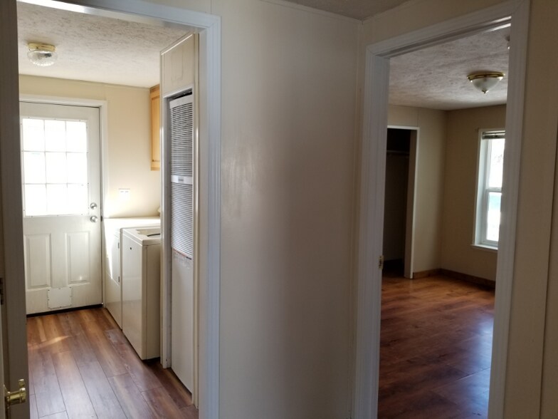 Building Photo - 14 Eastwood Dr