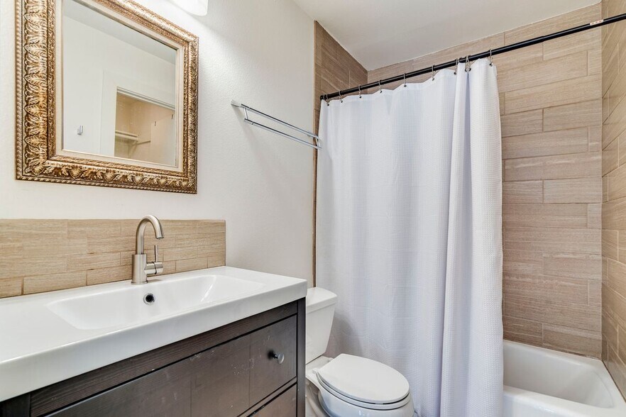 Building Photo - 6901 Old Quarry Ln