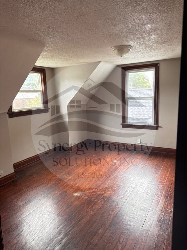 Building Photo - Spacious Cape Cod
