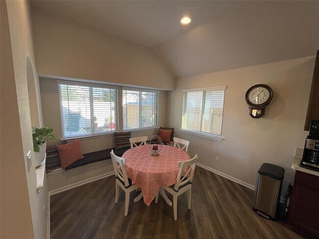 Building Photo - 108 Lasino Dr