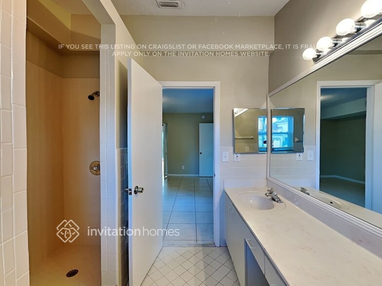 Building Photo - 1089 SE 6th Ave