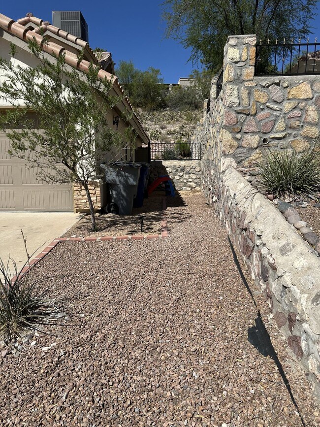 Building Photo - 5615 Burning Tree Dr