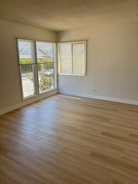 Building Photo - 315 Longfellow Ave
