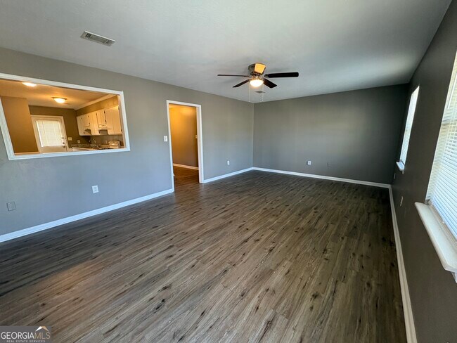 Building Photo - 1701 Claxton Dairy Rd