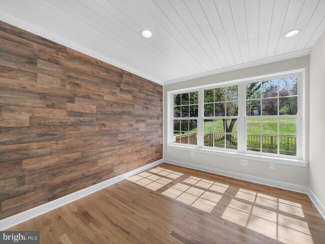 Building Photo - 9325 Brentsville Rd