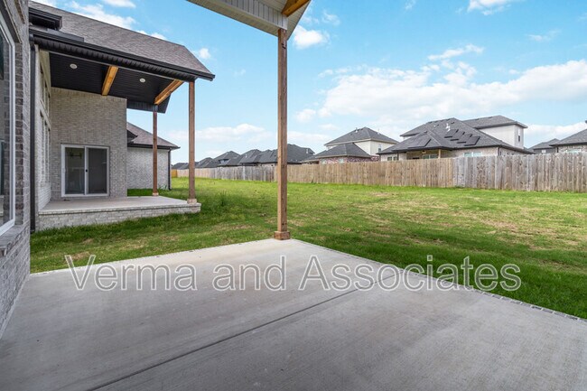 Building Photo - 1041 Whistler St