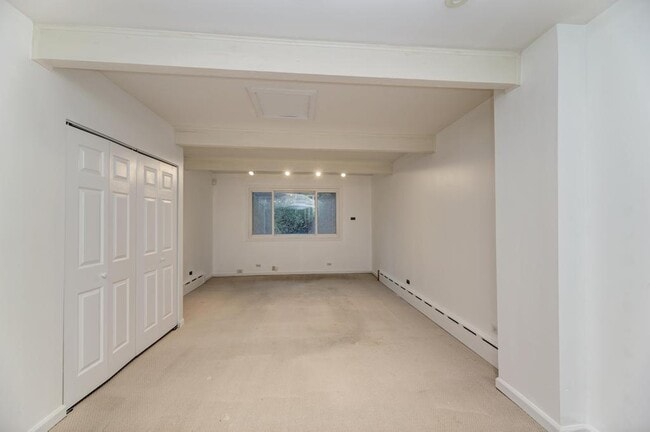 Building Photo - 6833 S Cregier Ave