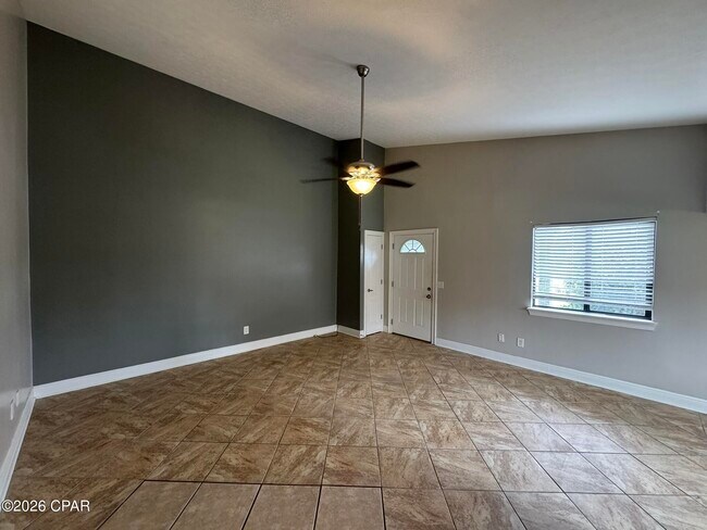 Building Photo - 116 Christie Ln