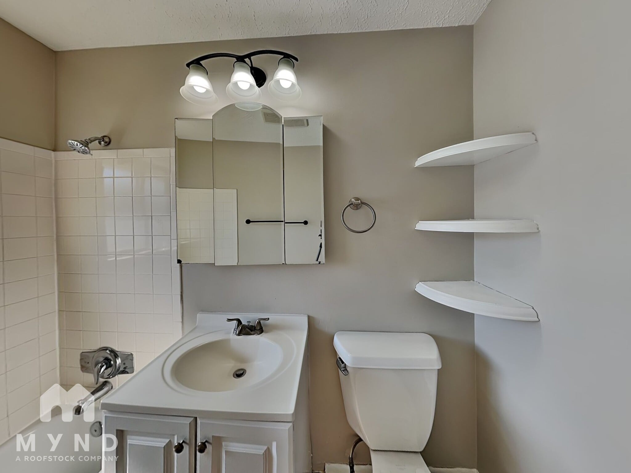 Building Photo - 2911 N Gresham Rd