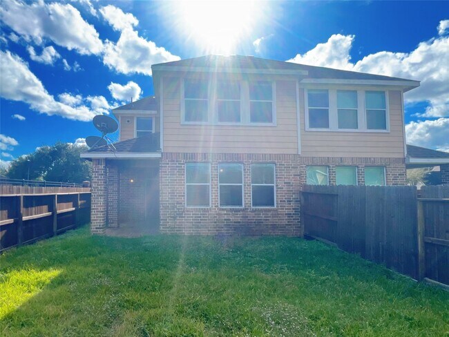 Building Photo - 3803 Waterford Bend