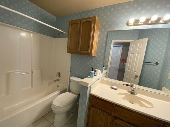 Building Photo - AVAILABLE NOW!! Corner lot 3-Bed, 2-Bath, ...