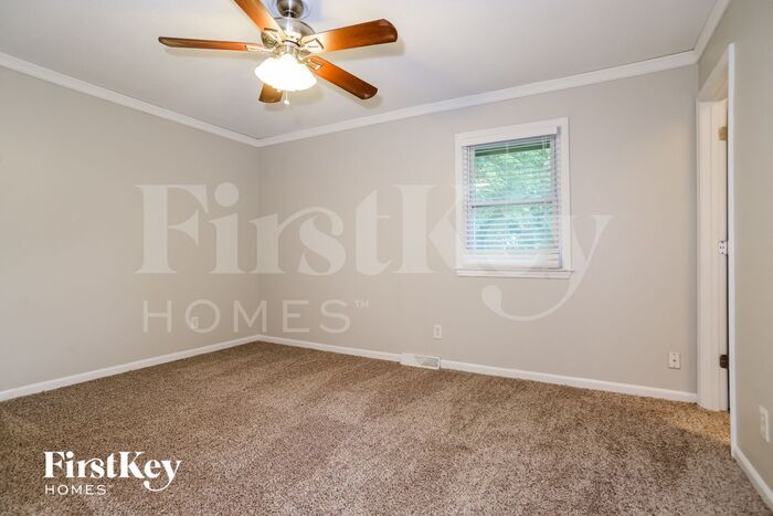 Building Photo - 7305 NW 76 Pl