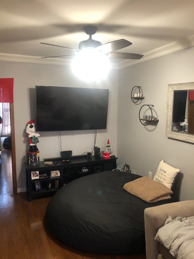 Building Photo - 809 Washington St