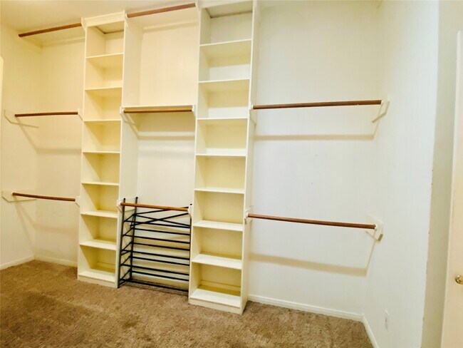 Building Photo - 14212 Horseshoe Bend