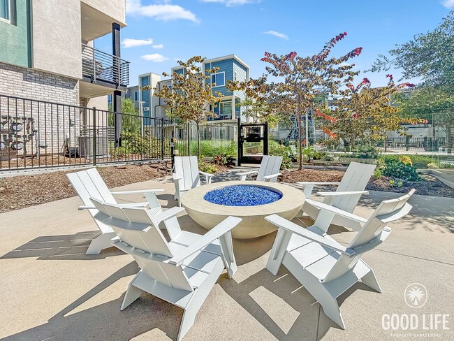 Building Photo - Beautiful 4BD/4BA Townhouse in Otay Ranch ...