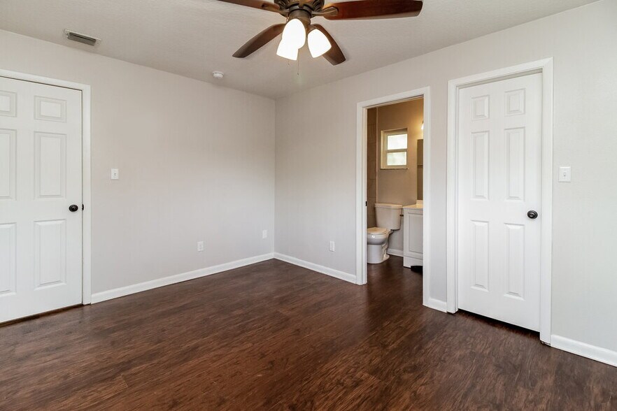 Building Photo - 2843 Kinnon Dr