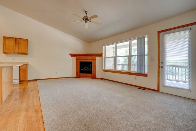 Building Photo - Woodridge Estates Townhomes