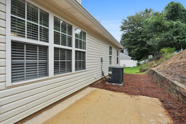 Building Photo - Move-in ready home in Hiram!