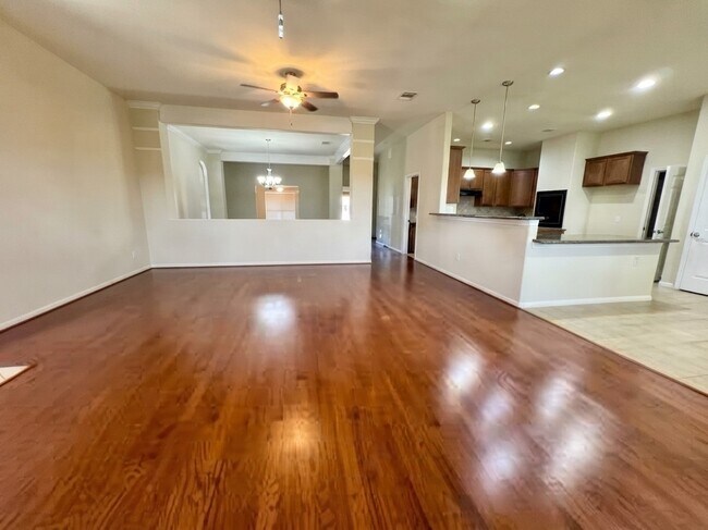 Building Photo - 2714 Brahman Dr