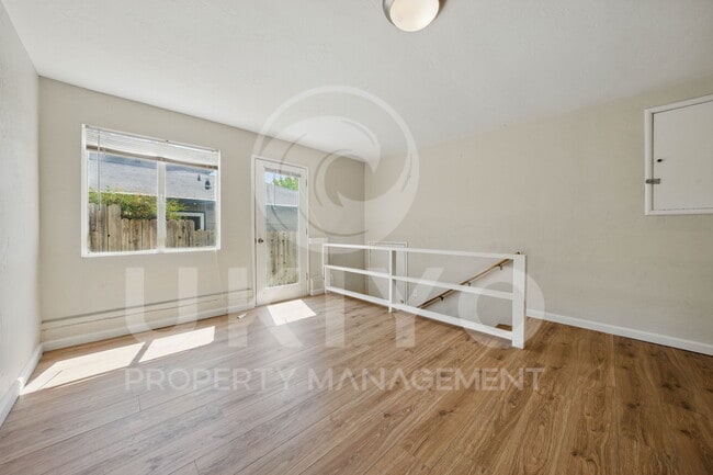 Building Photo - 1959 Cortereal Ave