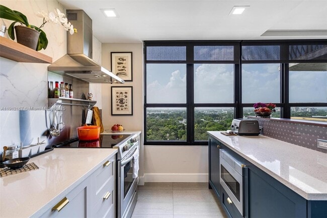 Building Photo - 780 NE 69th St