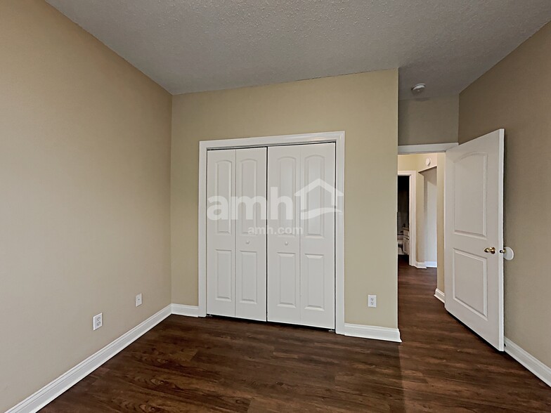 Building Photo - 5902 Cabot Dr