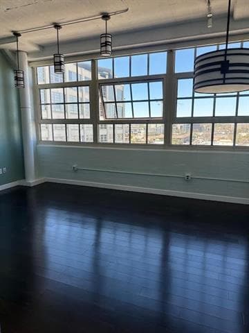 Building Photo - 2600 W 7th St